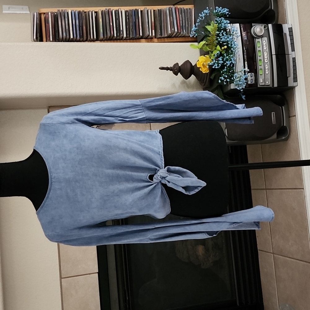 Shirt - Picture 3 of 6
